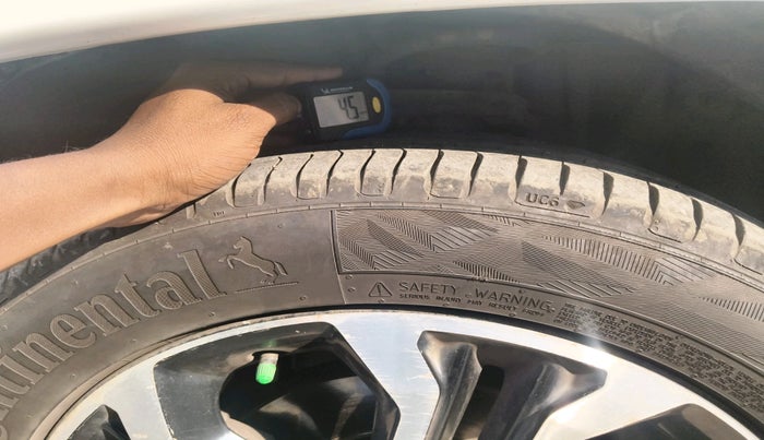 2021 Jeep Compass MODEL S (O) DIESEL 4X4 AT, Diesel, Automatic, 1,31,949 km, tyre