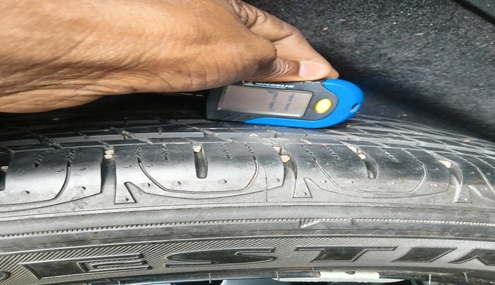 2021 Jeep Compass MODEL S (O) DIESEL 4X4 AT, Diesel, Automatic, 1,31,949 km, tyre