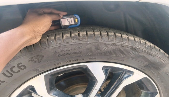 2021 Jeep Compass MODEL S (O) DIESEL 4X4 AT, Diesel, Automatic, 1,31,949 km, tyre