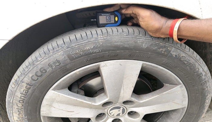 2017 Skoda Rapid STYLE 1.5 TDI AT, Diesel, Automatic, 2,60,090 km, tyre