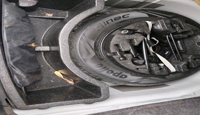 2017 Skoda Rapid STYLE 1.5 TDI AT, Diesel, Automatic, 2,60,090 km, tyre