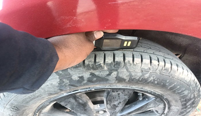 2014 Hyundai i20 SPORTZ 1.4 CRDI, Diesel, Manual, 2,04,046 km, tyre