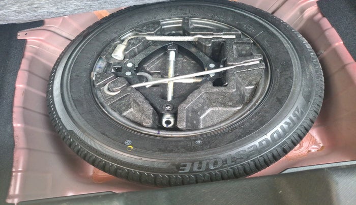 2020 Tata ALTROZ XZ PETROL, Petrol, Manual, 46,789 km, tyre