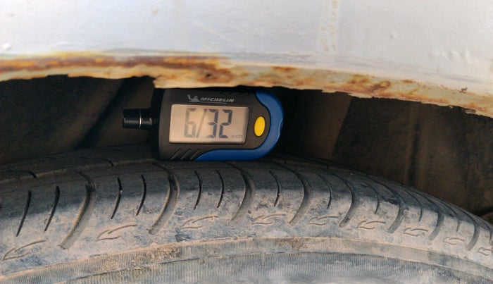 2013 Honda City 1.5L I-VTEC E MT, Petrol, Manual, 1,52,164 km, tyre