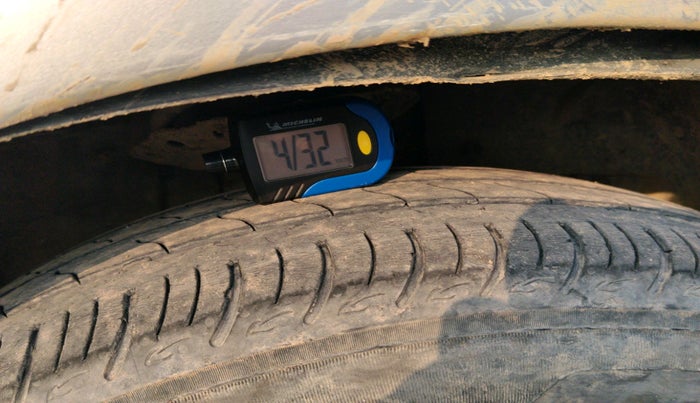 2013 Honda City 1.5L I-VTEC E MT, Petrol, Manual, 1,52,164 km, tyre