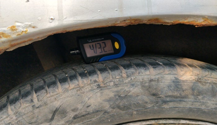 2013 Honda City 1.5L I-VTEC E MT, Petrol, Manual, 1,52,164 km, tyre