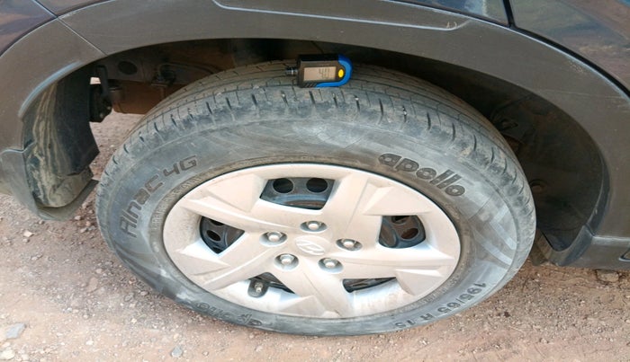 2022 Hyundai VENUE S 1.2, Petrol, Manual, 51,137 km, tyre