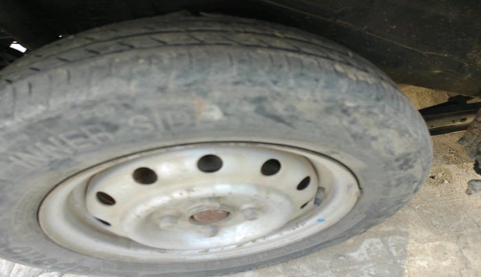 2013 Maruti Wagon R 1.0 LXI CNG, Petrol, Manual, 92,827 km, tyre