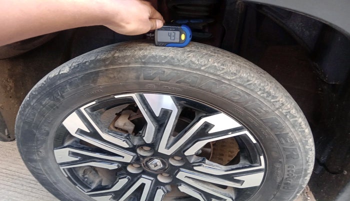 2022 Renault Kiger RXZ AMT DUAL TONE, Petrol, Automatic, 30,726 km, tyre