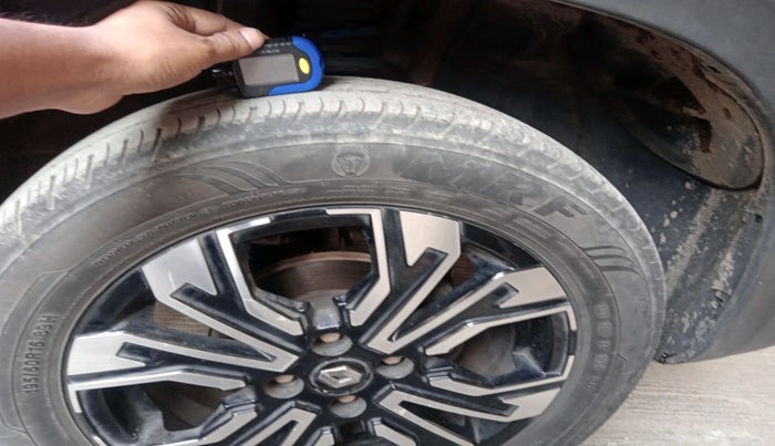 2022 Renault Kiger RXZ AMT DUAL TONE, Petrol, Automatic, 30,726 km, tyre