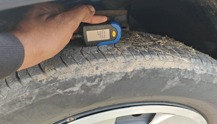 2018 Mahindra XUV500 W7, Diesel, Manual, 99,568 km, tyre