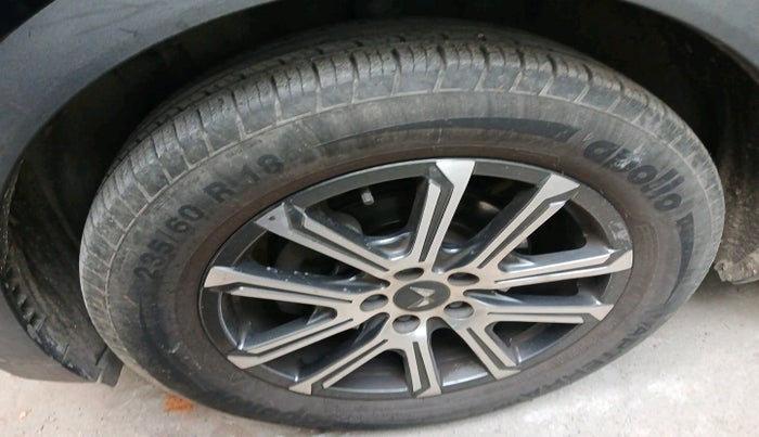 2021 Mahindra XUV700 AX 7 LUXURY P AT 7 STR, Petrol, Automatic, 28,469 km, tyre