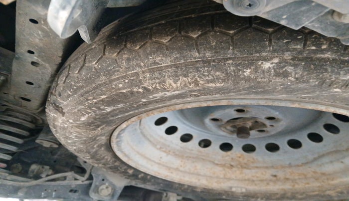 2021 Mahindra XUV700 AX 7 LUXURY P AT 7 STR, Petrol, Automatic, 28,469 km, tyre