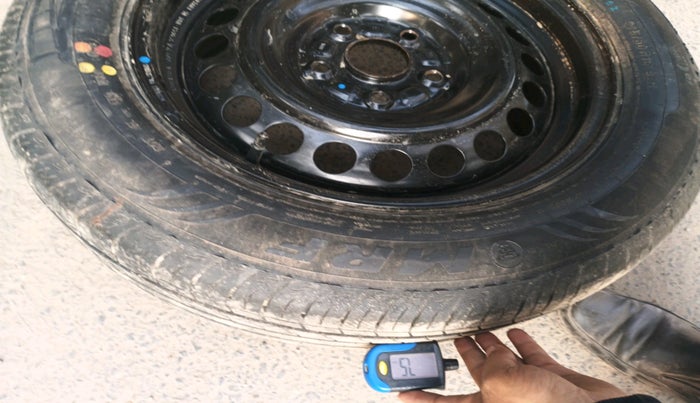 2023 Maruti BREZZA VXI SMART HYBRID, Petrol, Manual, 44,354 km, tyre