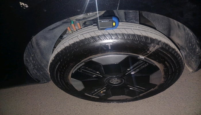 2025 MG COMET Excite FC, Electric, Automatic, 3,219 km, tyre