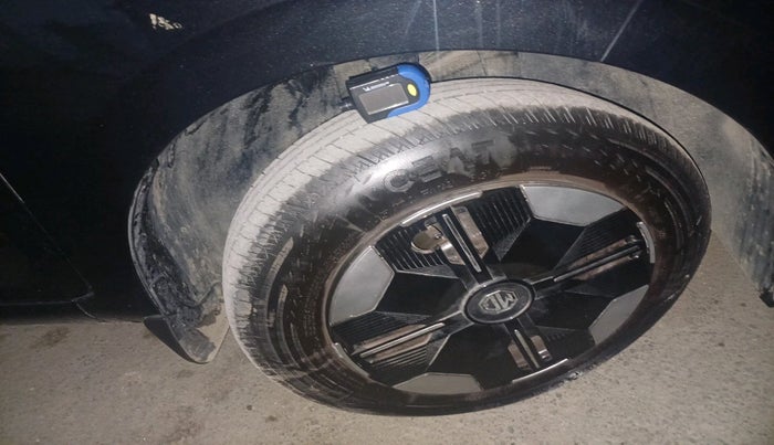 2025 MG COMET Excite FC, Electric, Automatic, 3,219 km, tyre