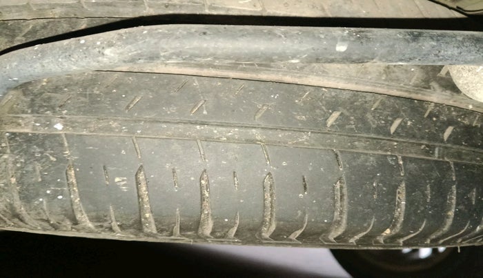 2020 Maruti Ertiga ZXI+ SHVS, Petrol, Manual, 38,210 km, tyre