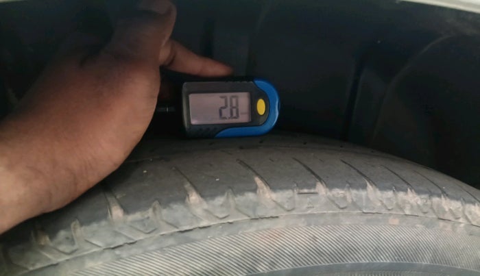 2020 Maruti Ertiga ZXI+ SHVS, Petrol, Manual, 38,210 km, tyre