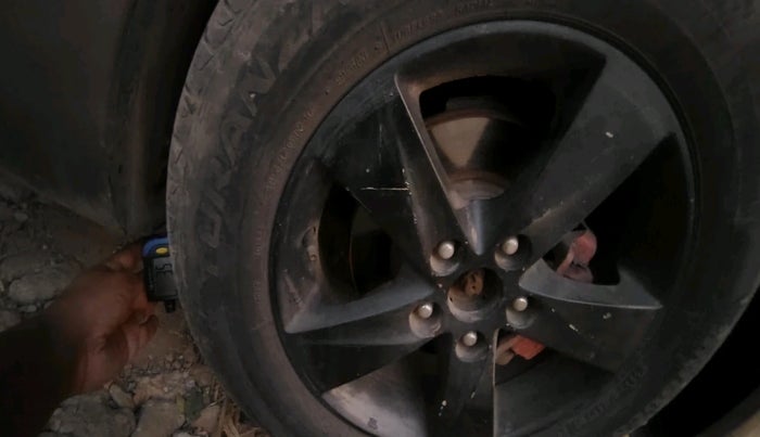 2014 Hyundai New Elantra 1.6 S MT DIESEL, Diesel, Manual, 1,01,065 km, tyre