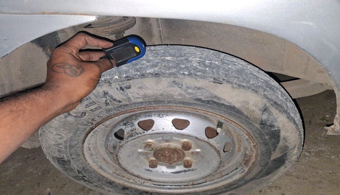 2014 Tata Indica V2 LS DIESEL, Diesel, Manual, 1,98,977 km, tyre