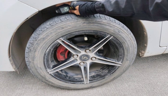 2017 Hyundai Grand i10 MAGNA AT 1.2 KAPPA VTVT, Petrol, Automatic, 47,424 km, tyre