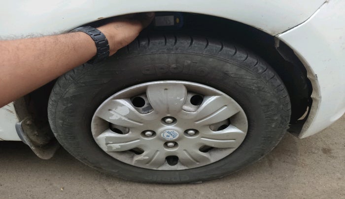 2014 Hyundai i10 MAGNA 1.1, Petrol, Manual, 1,08,337 km, tyre