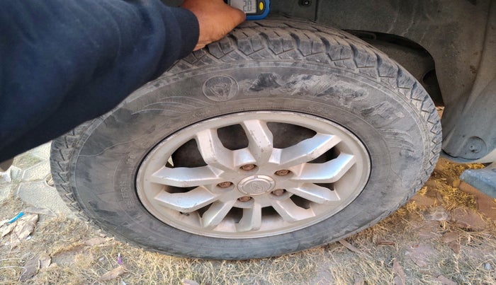 2016 Mahindra TUV300 T8, Diesel, Manual, 1,19,088 km, tyre