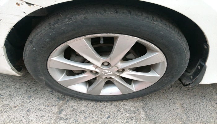 2013 Hyundai Verna FLUIDIC 1.6 CRDI SX, Diesel, Manual, 60,053 km, tyre