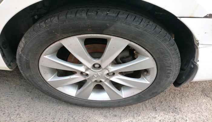 2013 Hyundai Verna FLUIDIC 1.6 CRDI SX, Diesel, Manual, 60,053 km, tyre