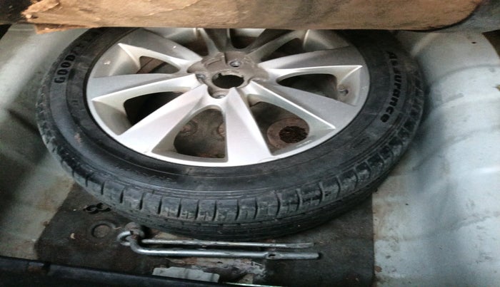 2013 Hyundai Verna FLUIDIC 1.6 CRDI SX, Diesel, Manual, 60,053 km, tyre