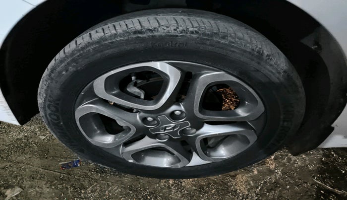 2020 Hyundai Elite i20 ASTA 1.2 (O), Petrol, Manual, 31,564 km, tyre