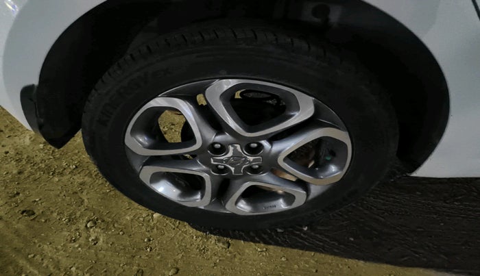 2020 Hyundai Elite i20 ASTA 1.2 (O), Petrol, Manual, 31,564 km, tyre