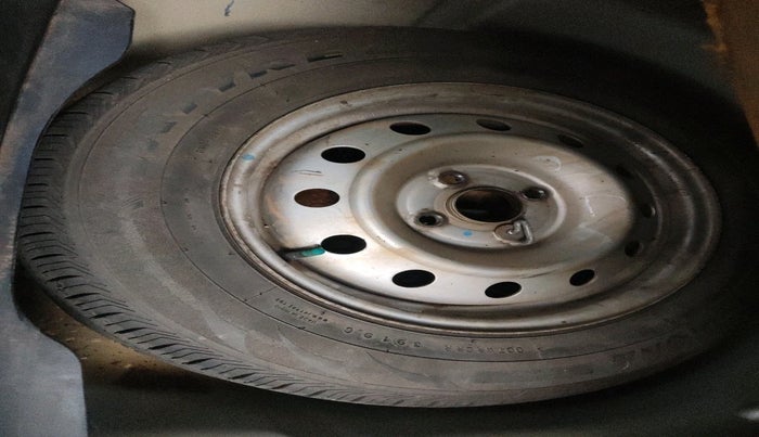 2012 Maruti Swift Dzire LDI, Diesel, Manual, 97,030 km, tyre