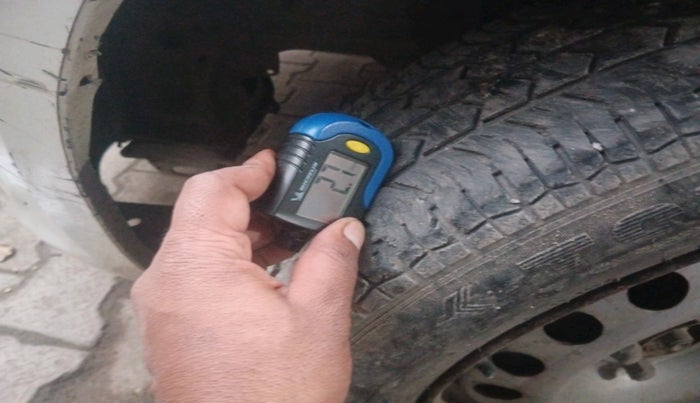 2016 Maruti Swift LXI (O), Petrol, Manual, 39,057 km, tyre