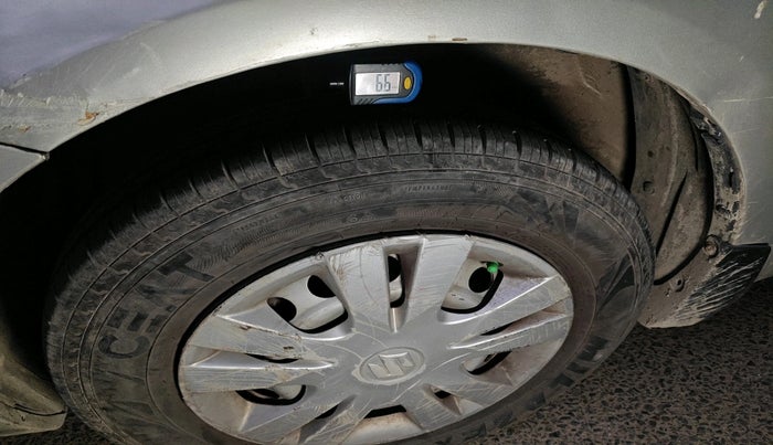 2017 Maruti Swift LXI (O), Petrol, Manual, 1,17,228 km, tyre