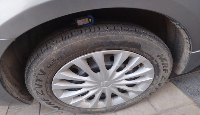 2015 Maruti Ciaz VXI+, Petrol, Manual, 1,07,978 km, tyre