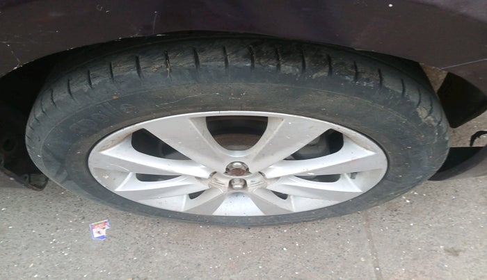 2012 Hyundai Verna FLUIDIC 1.6 VTVT SX, Petrol, Manual, 1,21,371 km, tyre