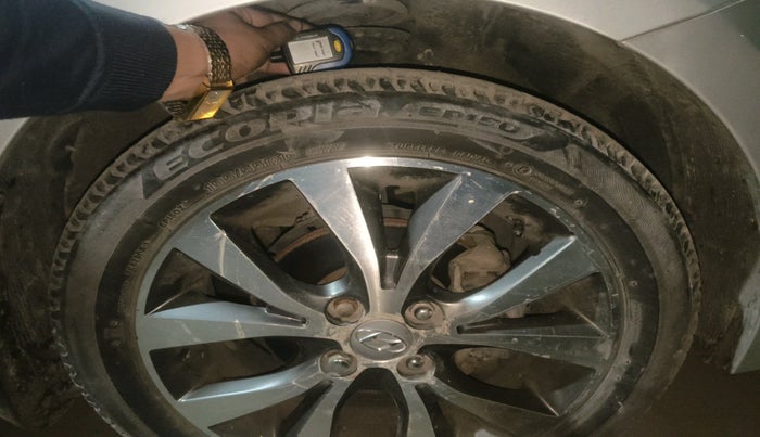 2016 Hyundai Verna 1.6 VTVT SX, Petrol, Manual, 89,177 km, tyre