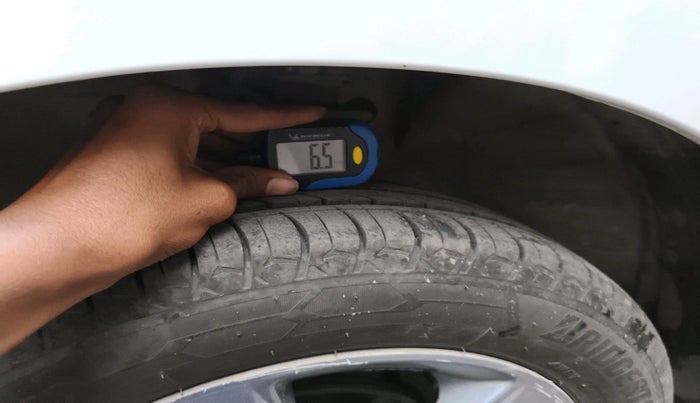 2014 Maruti Wagon R Stingray VXI, Petrol, Manual, 69,145 km, tyre