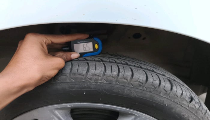 2014 Maruti Wagon R Stingray VXI, Petrol, Manual, 69,145 km, tyre