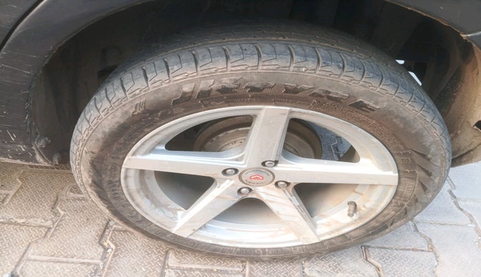 2015 Maruti Swift VXI, Petrol, Manual, 89,307 km, tyre