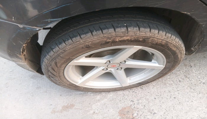 2015 Maruti Swift VXI, Petrol, Manual, 89,307 km, tyre