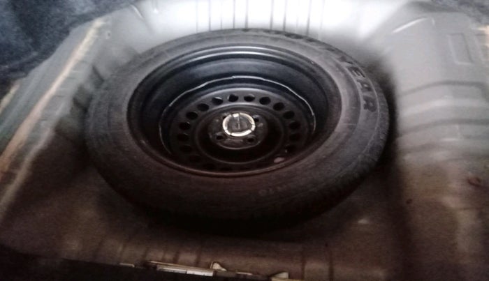 2013 Honda City 1.5L I-VTEC V MT, Petrol, Manual, 1,68,266 km, tyre