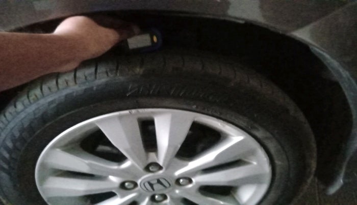 2013 Honda City 1.5L I-VTEC V MT, Petrol, Manual, 1,68,266 km, tyre