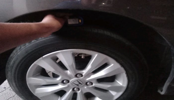 2013 Honda City 1.5L I-VTEC V MT, Petrol, Manual, 1,68,266 km, tyre