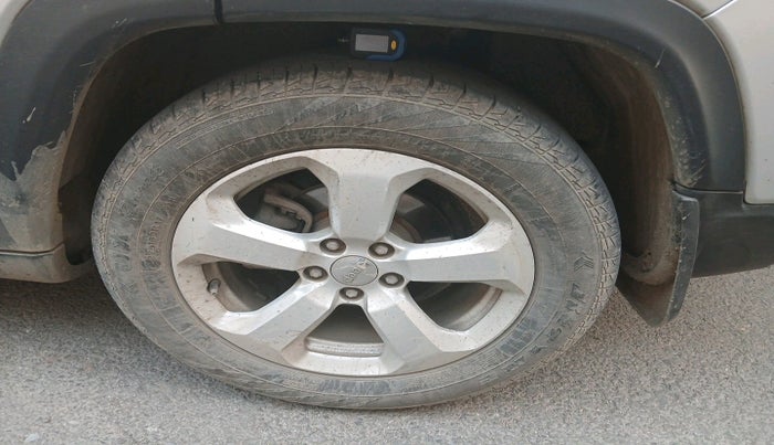 2017 Jeep Compass LONGITUDE (O) 2.0 DIESEL, Diesel, Manual, 1,88,308 km, tyre