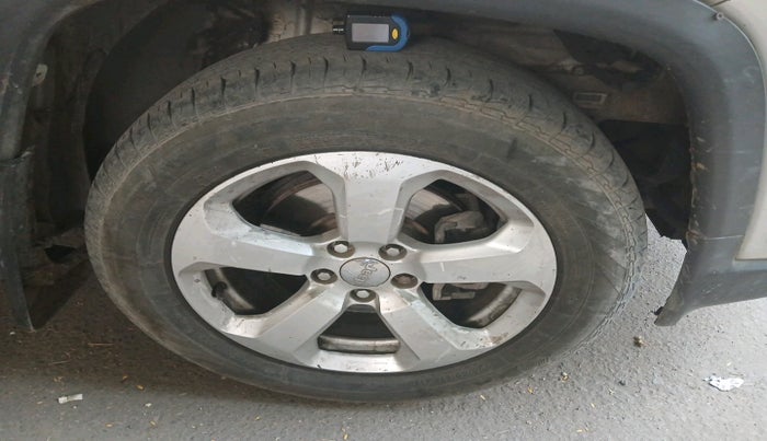 2017 Jeep Compass LONGITUDE (O) 2.0 DIESEL, Diesel, Manual, 1,88,308 km, tyre