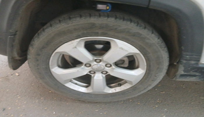 2017 Jeep Compass LONGITUDE (O) 2.0 DIESEL, Diesel, Manual, 1,88,308 km, tyre