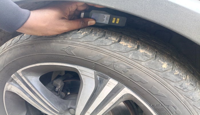 2022 MG ASTOR SHARP 1.5 MT, Petrol, Manual, 1,29,814 km, tyre