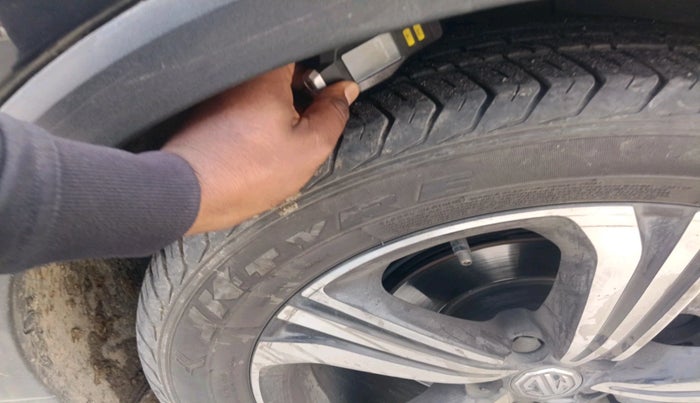 2022 MG ASTOR SHARP 1.5 MT, Petrol, Manual, 1,29,814 km, tyre